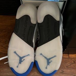 Gently worn Air Jordan.Box not available